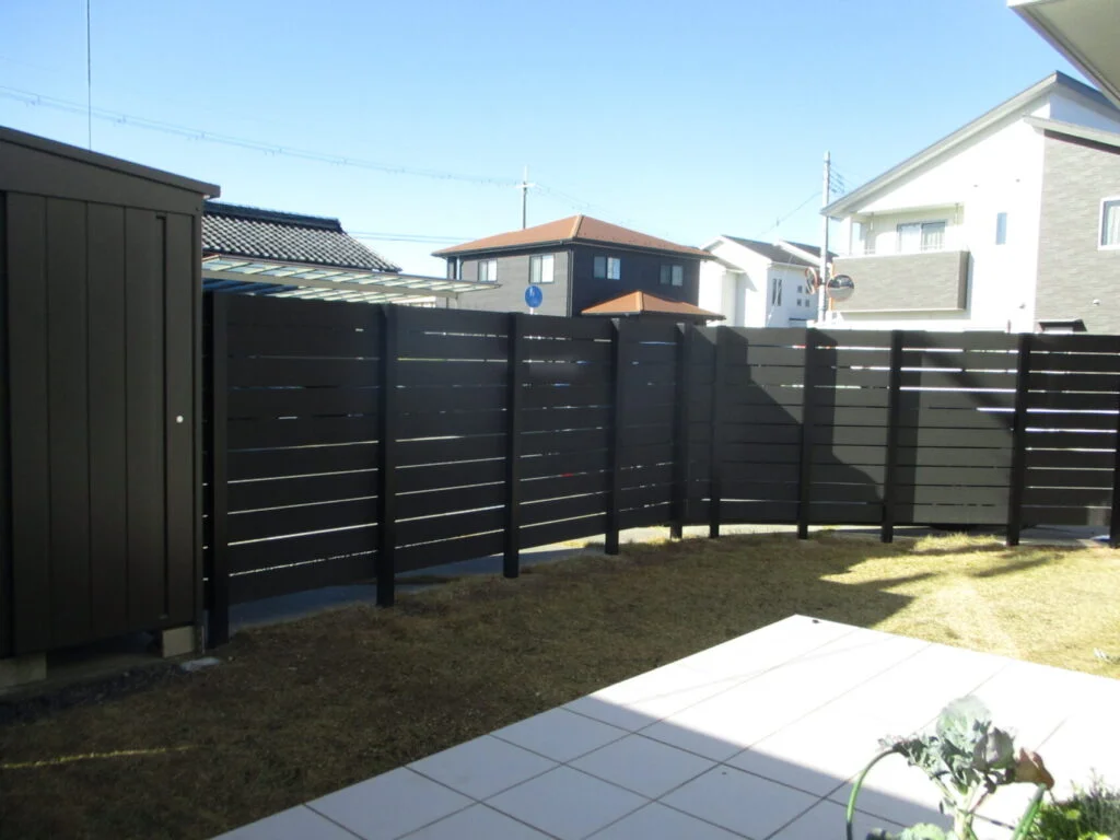 お庭をプライベートな空間に（草津市）