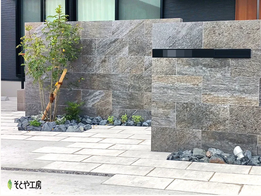 門柱と目隠しの壁