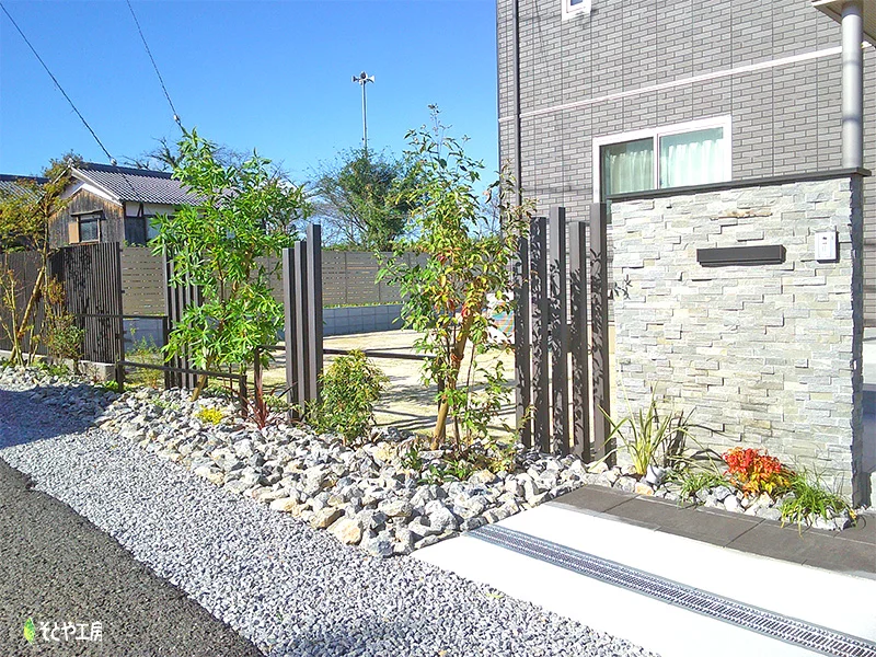 緩やかに仕切る