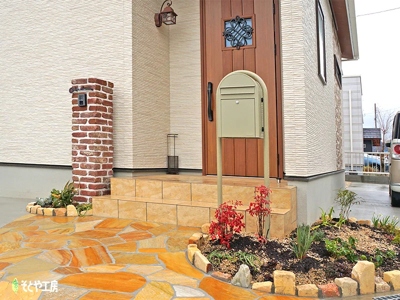 省スペースながらでエイジング加工されたレンガで存在感を演出