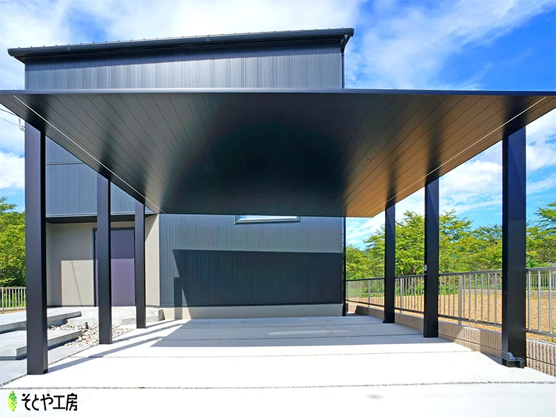 デザイン性のある高強度カーポート