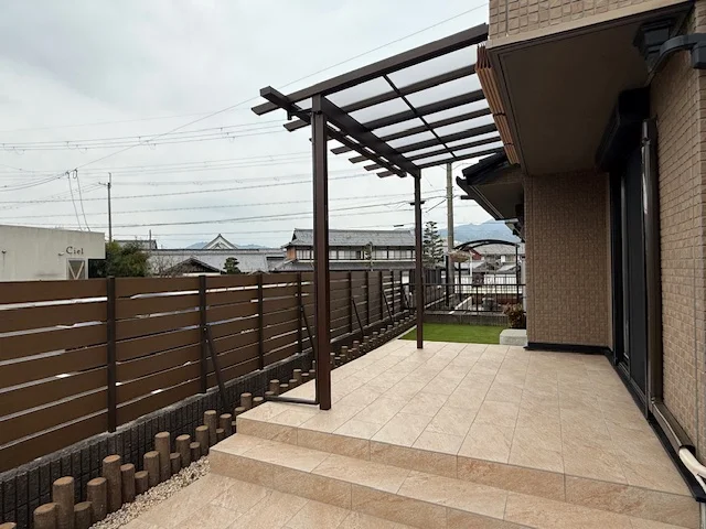 芝のお庭からタイルの庭へ生まれ変わりました