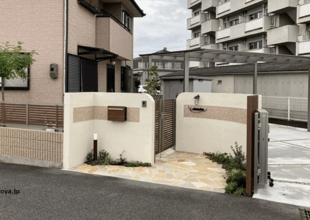 曲線を用いたナチュラルクローズ外構