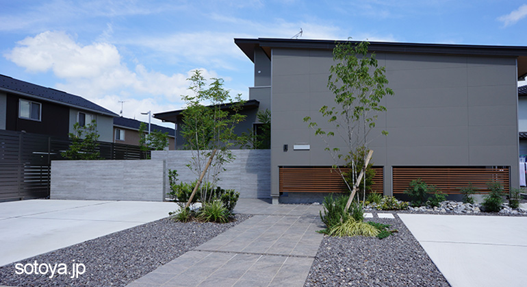 建築に植物のしなやかさを(野洲市)