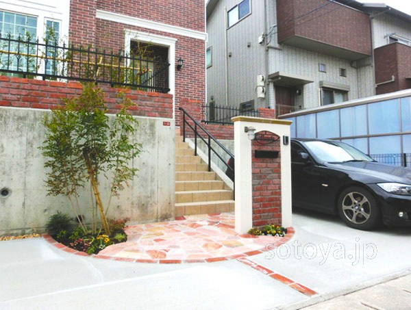 クラシカルな門まわり