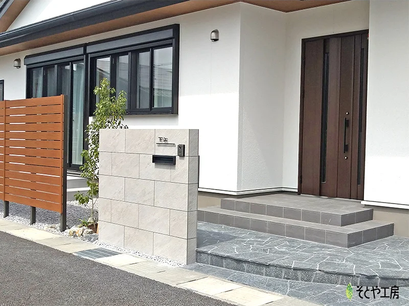 落ち着きのある和モダンエントランス（守山市）