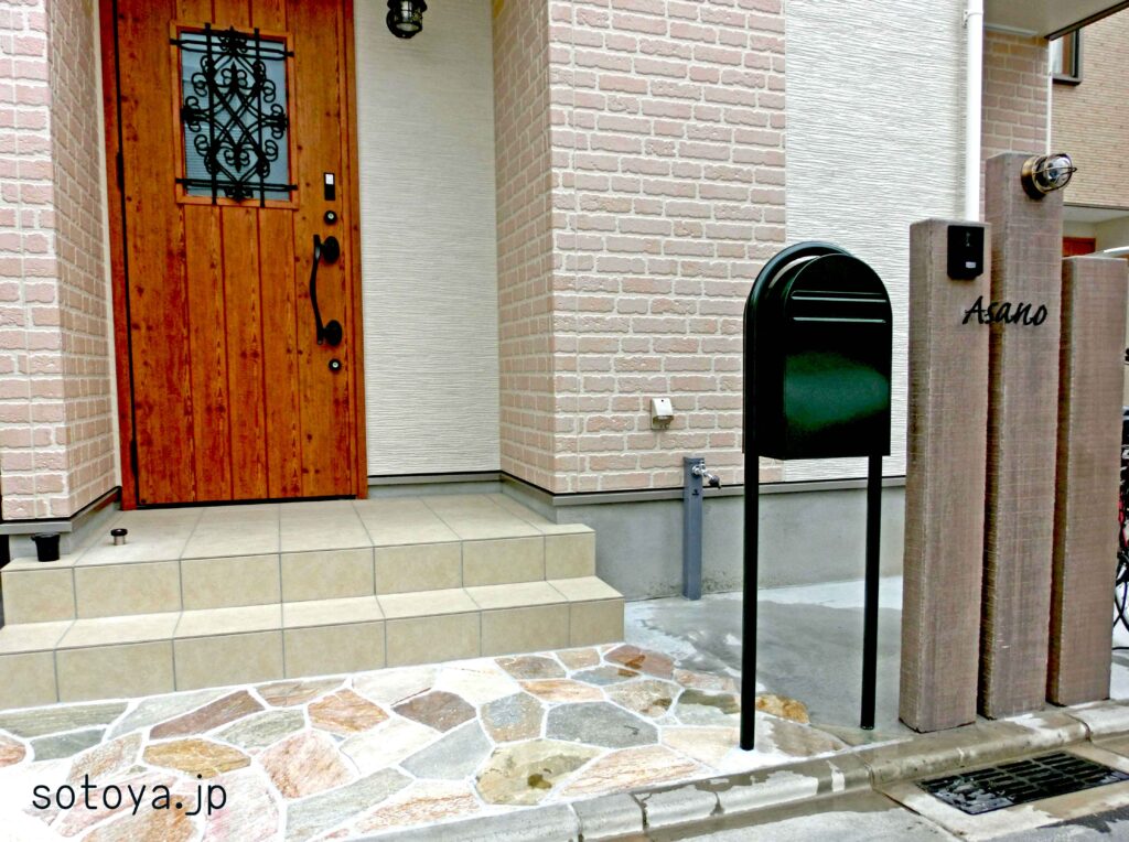 甘辛ファザード（大阪市）