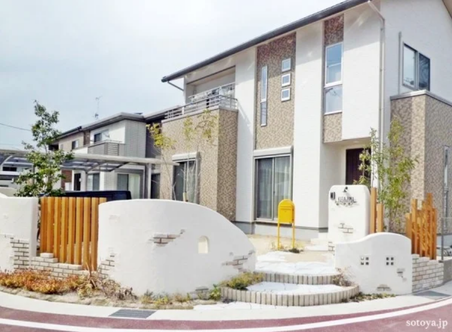 アールでナチュラルに