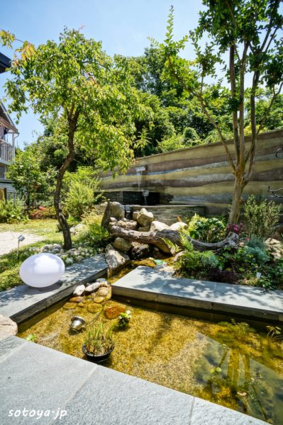 景観を活かした大人のガーデン（栗東市）