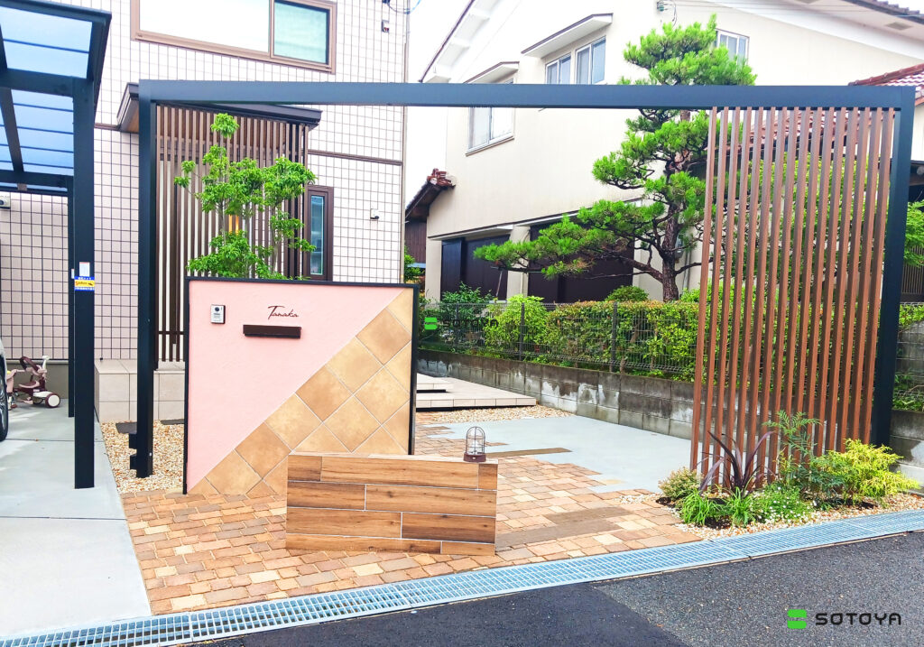 アプローチに動きをつける（亀岡市）