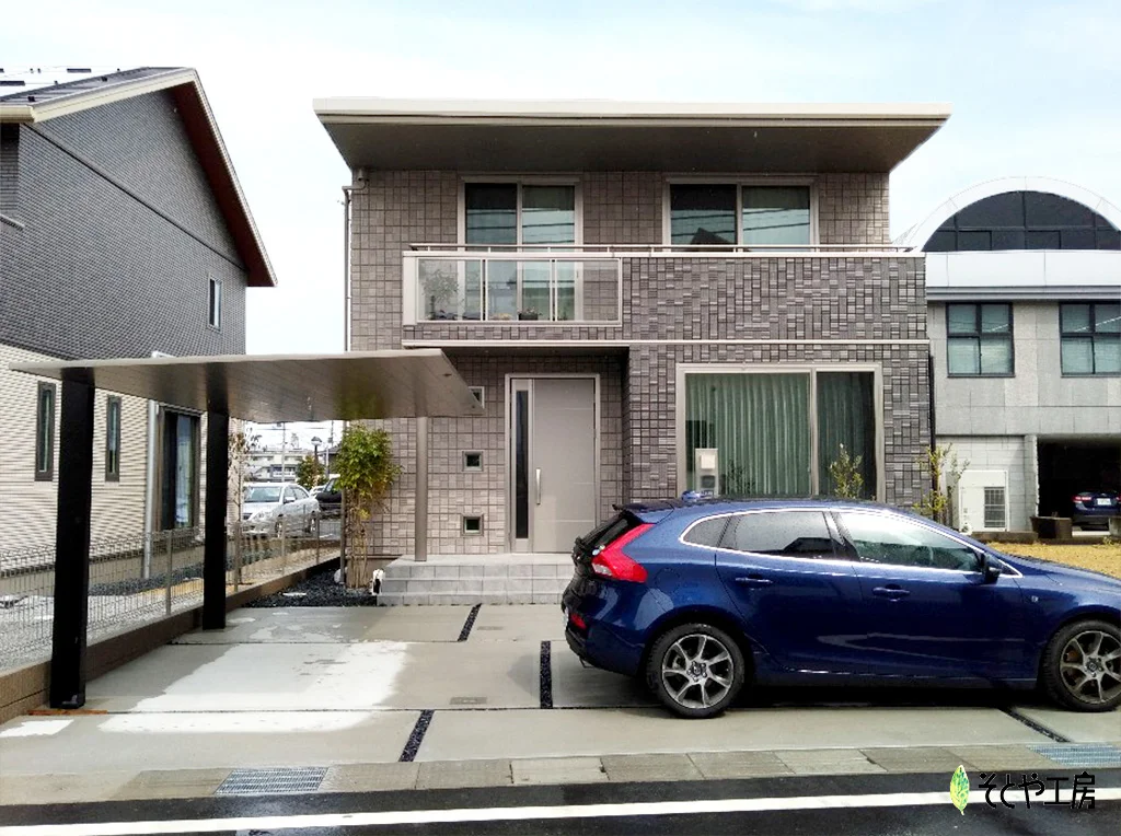 スタイリッシュなカーポート屋根