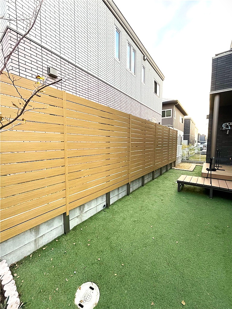 施工事例「隙間ひとつまで、事前に確認。立会い打合せで叶える理想の目隠し」交野市