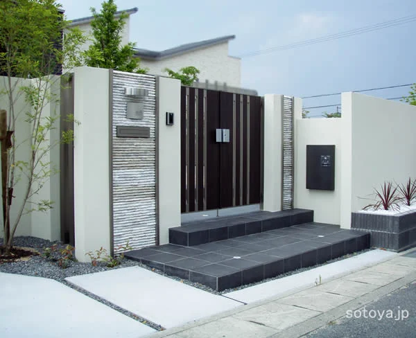 色味をおさえたモノトーンのモダン外構