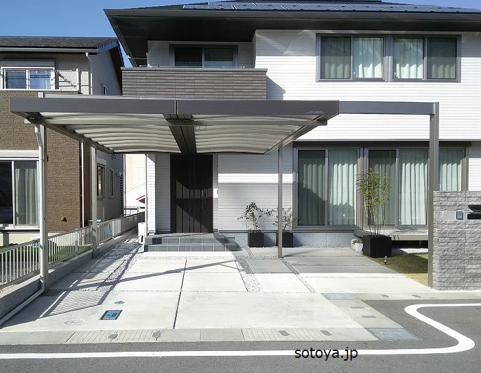 敷地にフィットするカーポート(栗東市）