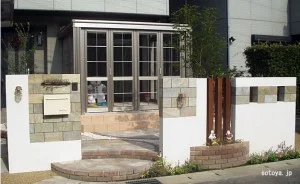 自然石のアクセントで高級感を