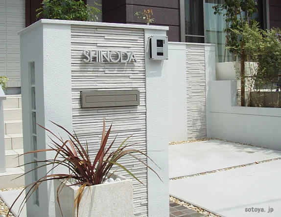 洗練のエクステリア！白いサンルーム（大津市）