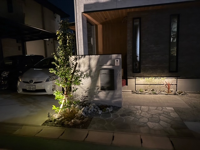 昼も夜もカッコイイ外構