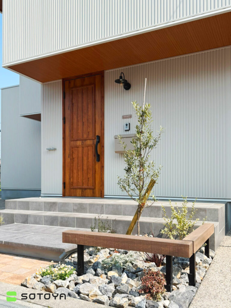 シンボルツリーが映える家