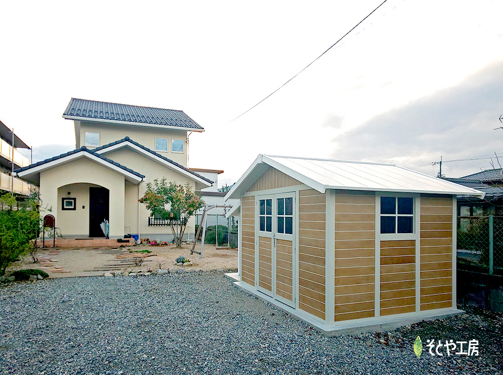 木製小屋のようなおしゃれ物置