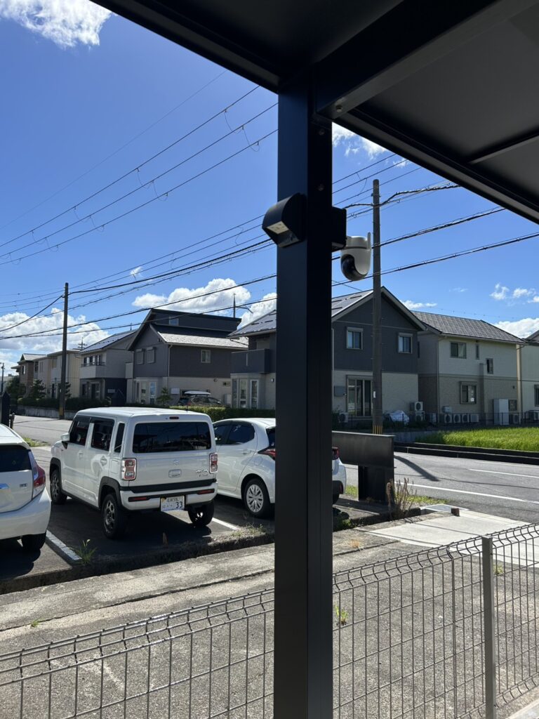 カーポートに防犯カメラを取り付けました